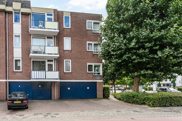 Foto - Verkocht onder voorbehoud: Appartement op 1e etage , 1 slaapkamer, balkon, duurzame VVE plus garage. Centraal gelegen nabij alle verbindingswegen.
